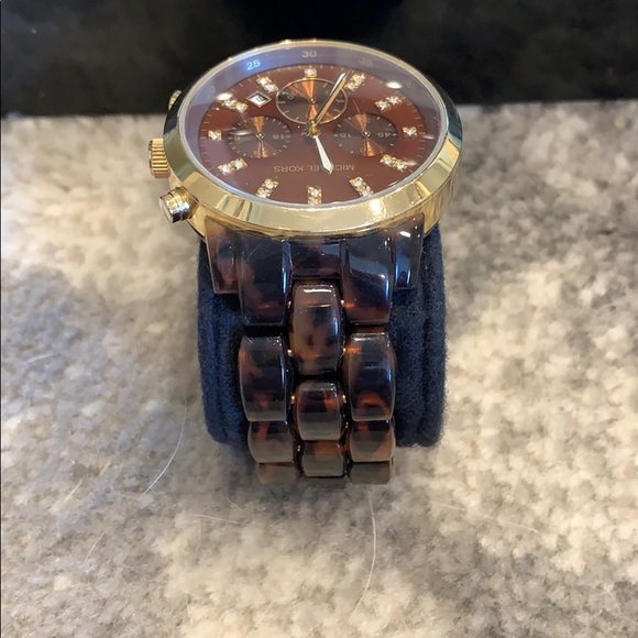 Micheal Kors Watch - Picture 2 of 2